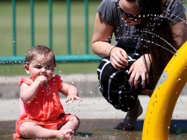 An angel who loves to play with water